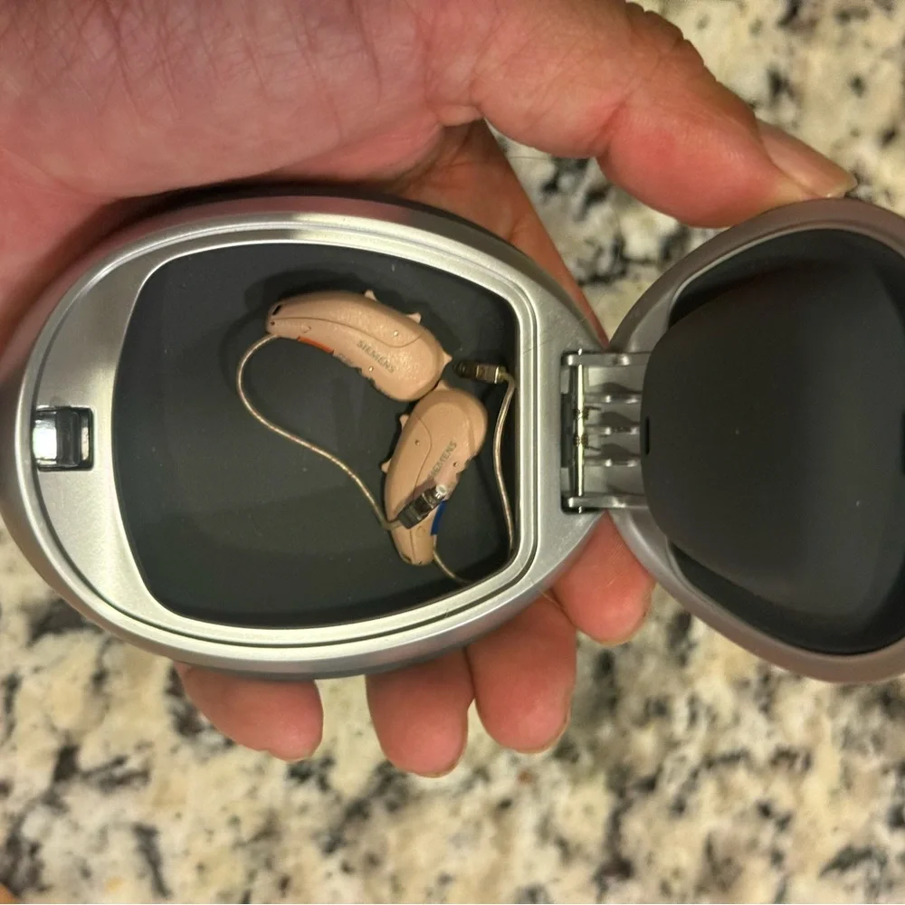 Signia Silver Hearing Aid Case orion 2 pair bte set